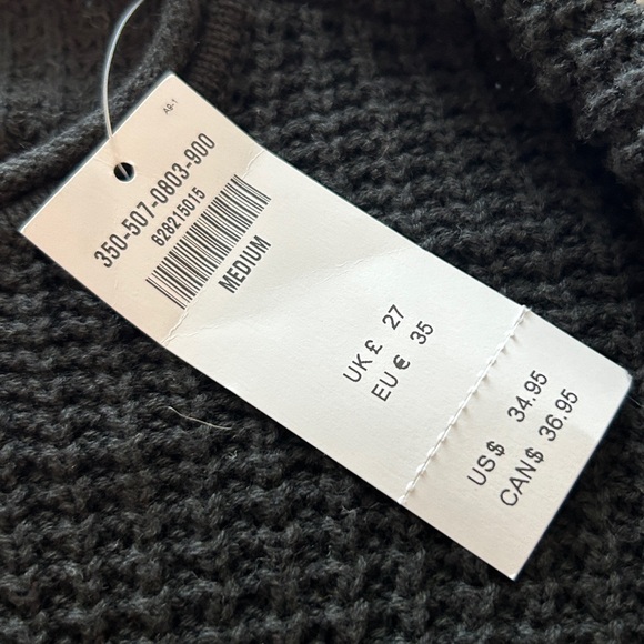 Hollister sweater bundle - Picture 6 of 15